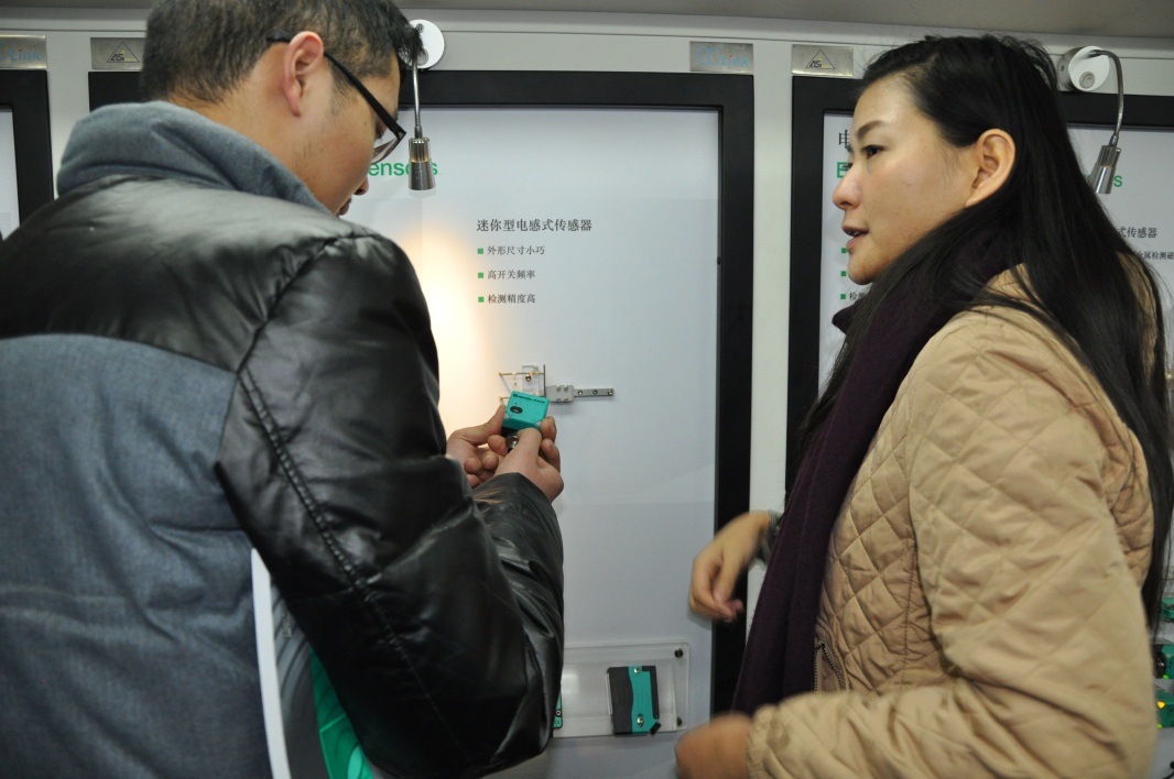 倍加福携多款传感器探访时搏在线开户公司-4.jpg